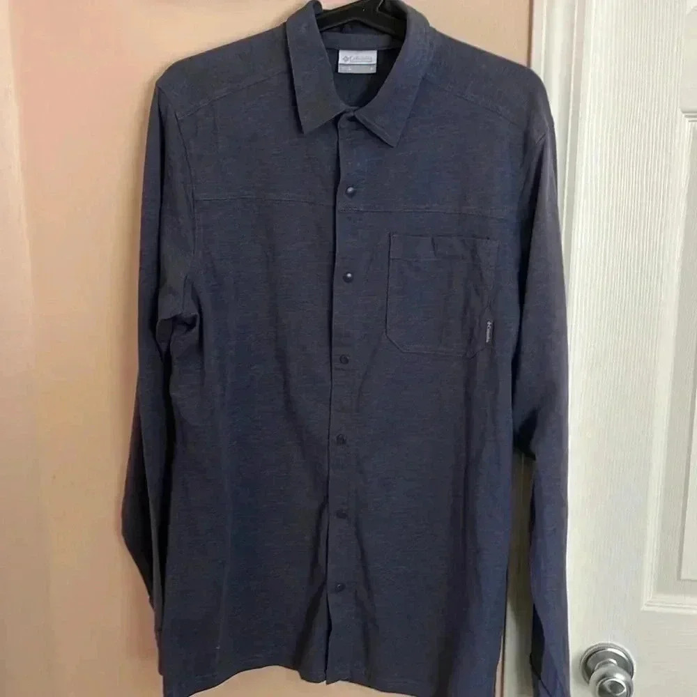 (14) Columbia button up longsleeve